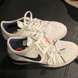NWT Nike Free TR6 white/black sneakers, 6